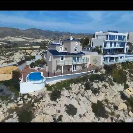 Lumi Villa