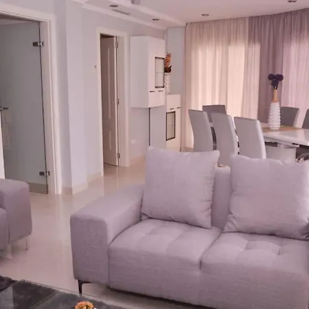 Villa Lumi *
